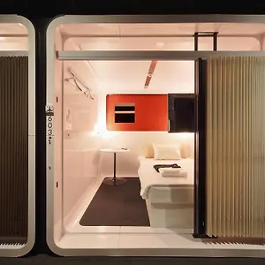 Capsule hotel First Tsukiji, Tokyo